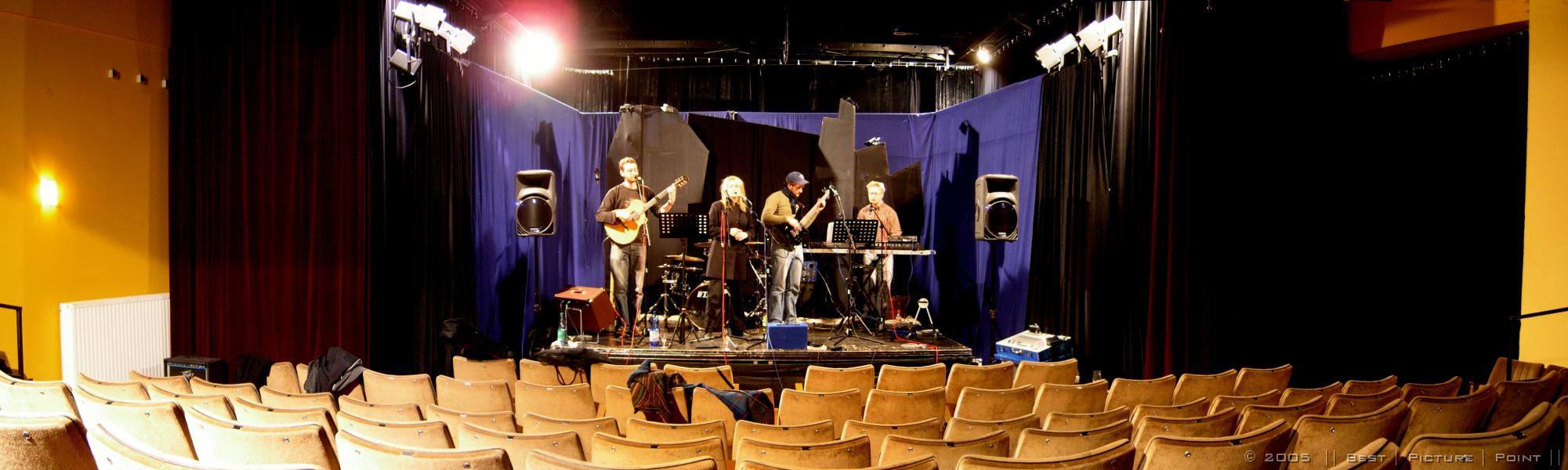 pano-theater-k Sittenbilder des 21'ten Jahrhunderts:
Bandprobe - 12/2005 - Leipzig