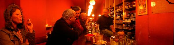 eskimo-BCN_hf Sittenbilder des 21'ten Jahrhunderts: a bavarian eskimo and a blond haired black man inside a leipzig located bar called barcelona - 2006